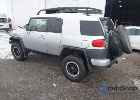 2007 Toyota Fj Cruiser z USA, uszkodzony, nr VIN JTEBU11F870004101